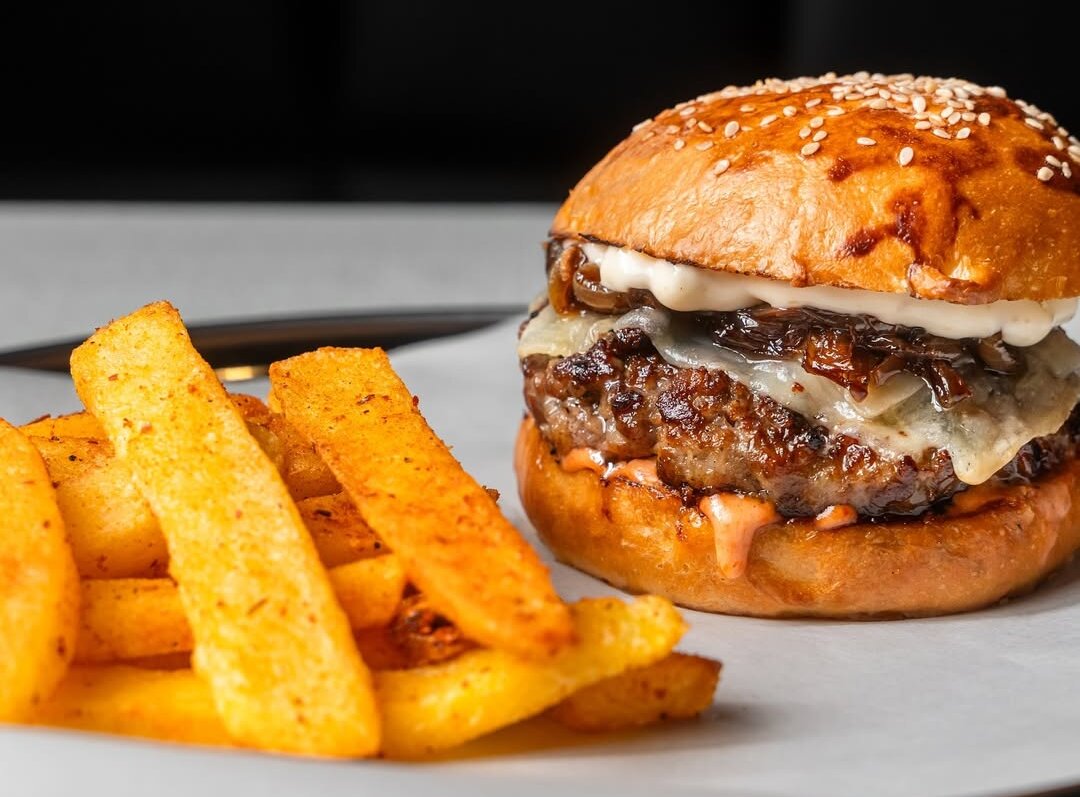Burgers Near Me - nuz restaurant