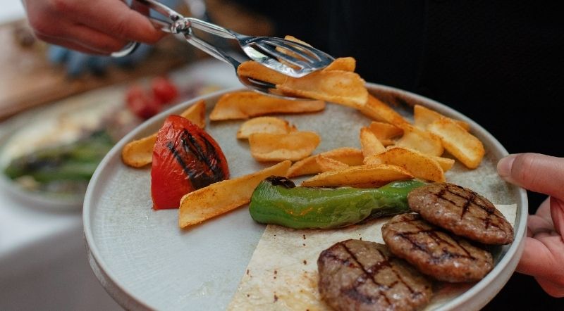 nuz restaurant türk köftesi